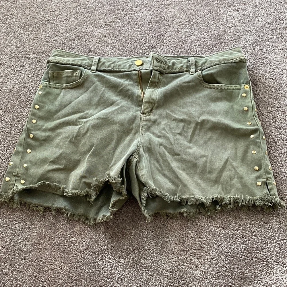Michael Kors Olive Green Studded Denim Shorts Distressed Raw Hem SIZE 10